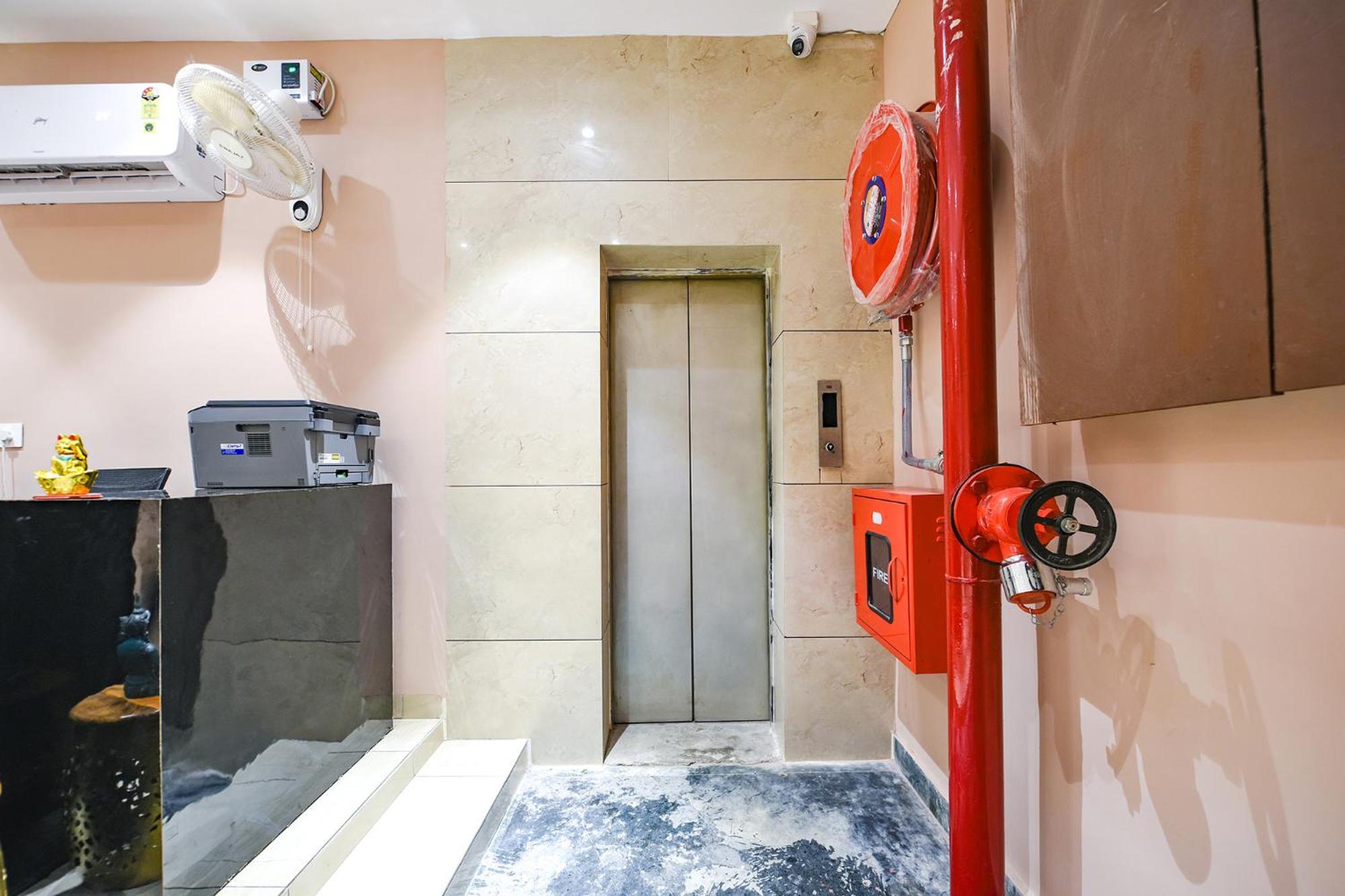 Fabhotel Supreme Suites Ludhiana Esterno foto