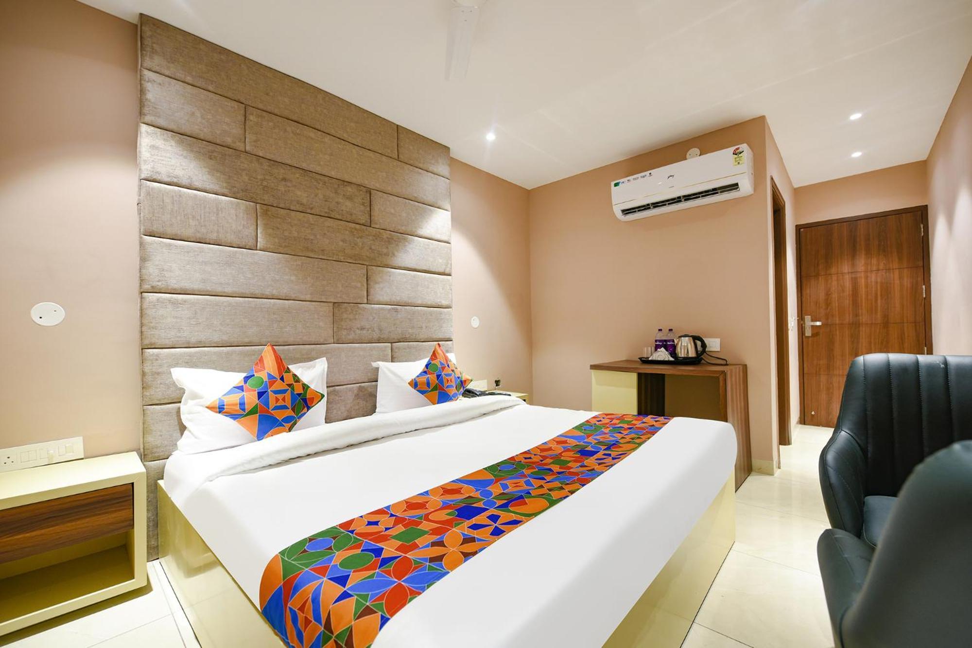Fabhotel Supreme Suites Ludhiana Esterno foto