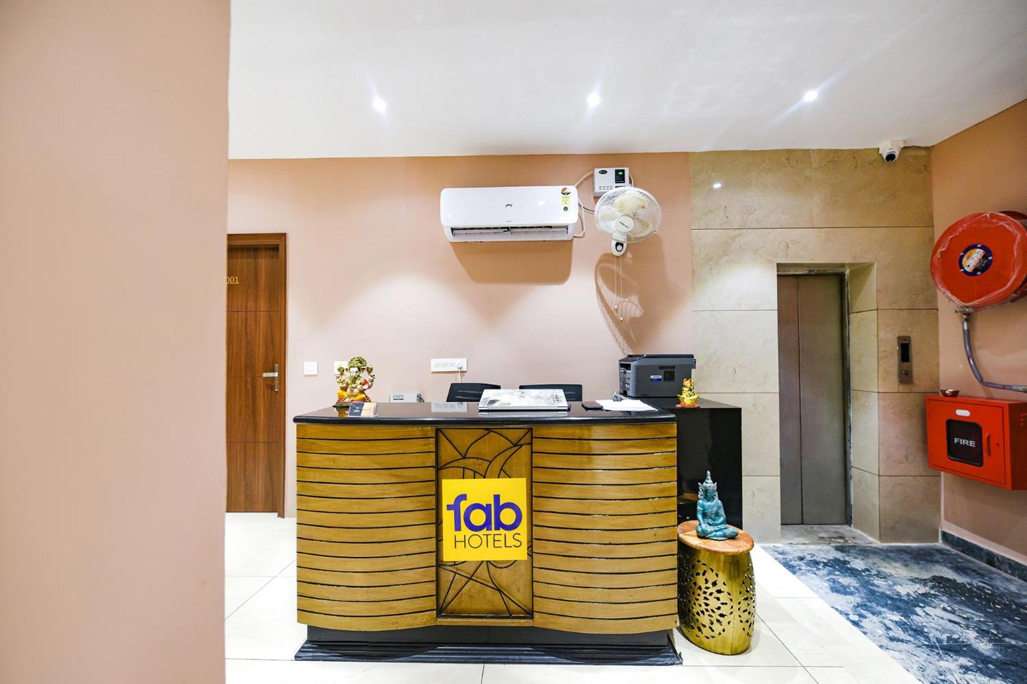 Fabhotel Supreme Suites Ludhiana Esterno foto